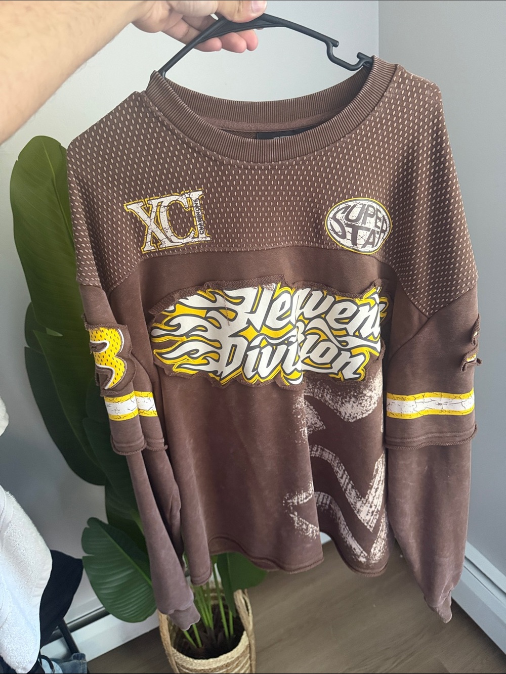 Men's Brown Graphic Crewneck Sweater with Yellow Accent Trim